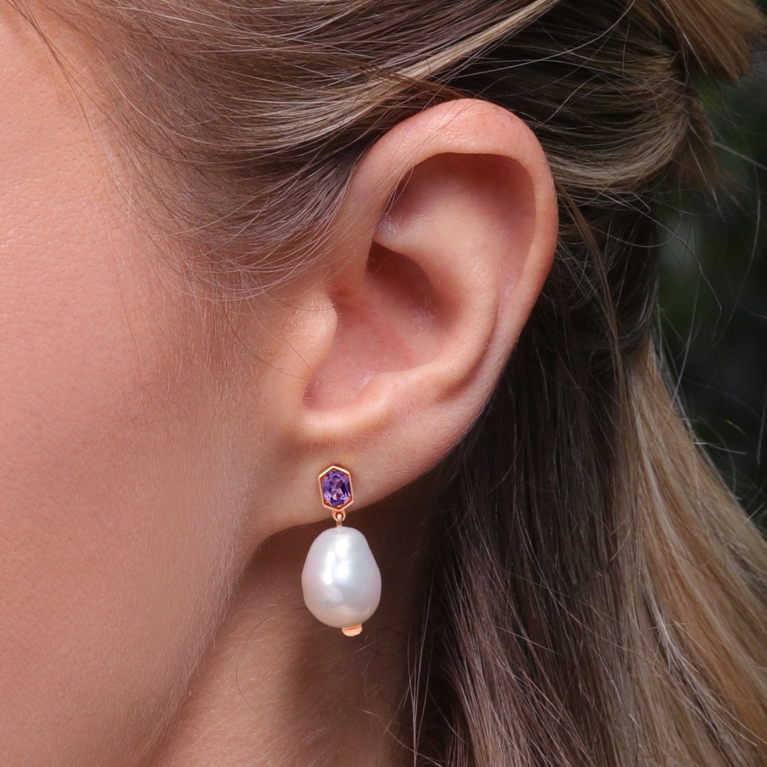 270E030504925 Modern Baroque Pearl & Amethyst Drop Earrings in Rose Gold Plated Silver 2