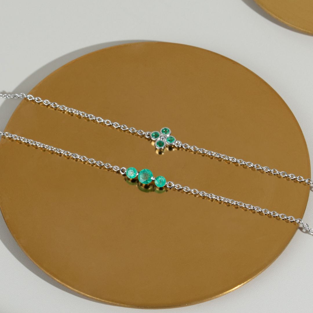 Floral Round Emerald Bezel Set Clover Bracelet in Sterling Silver