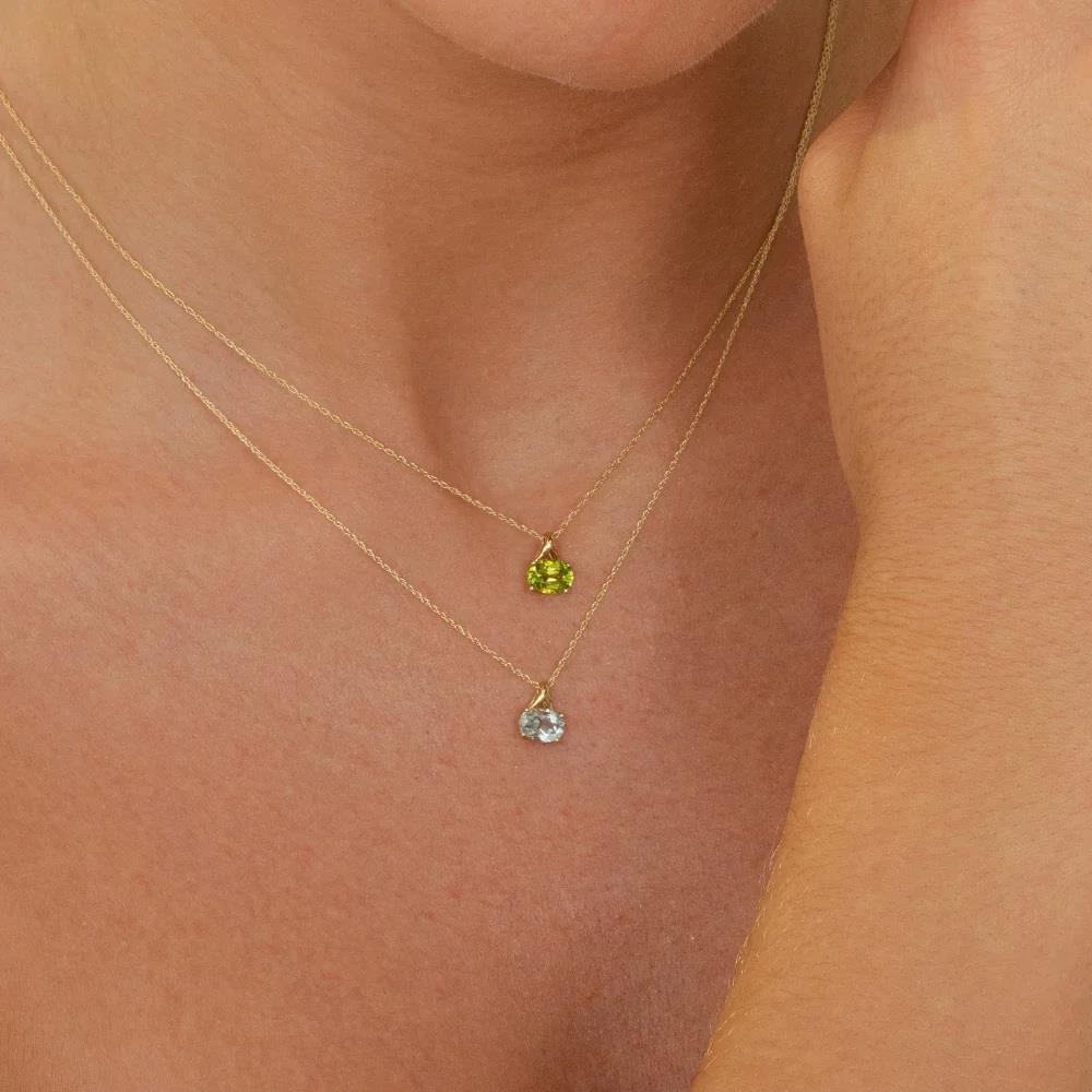 Classic Oval Aquamarine Pendant Necklace in 9ct Yellow Gold 7x5mm