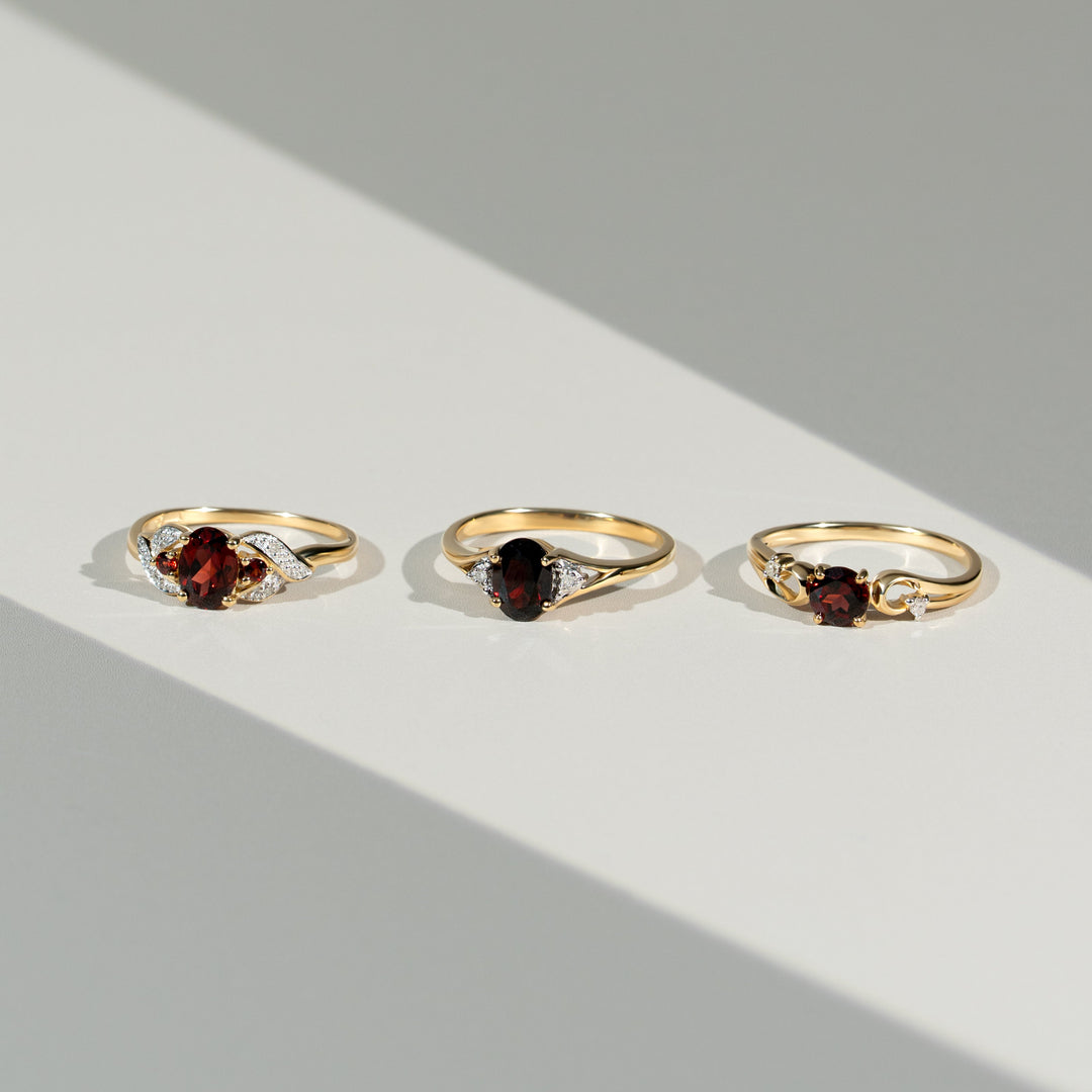 Classic  Round Garnet & Diamond Ring in 9ct Yellow Gold