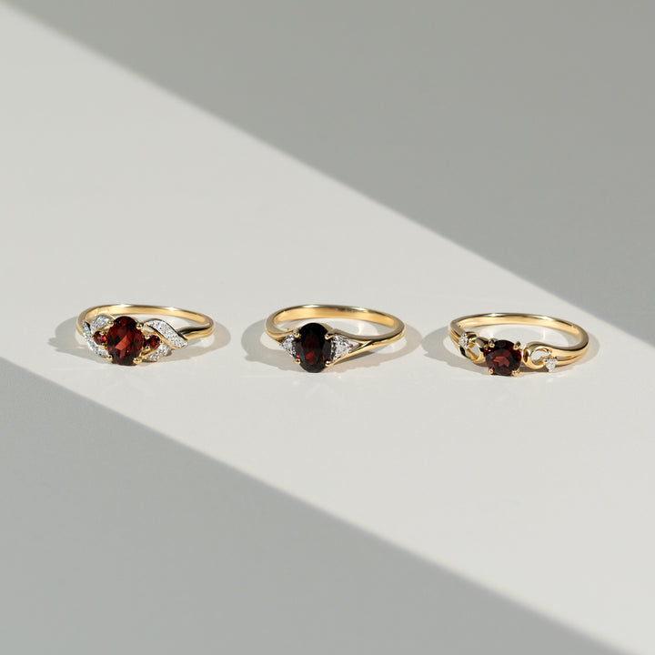 Classic  Round Garnet & Diamond Ring in 9ct Yellow Gold