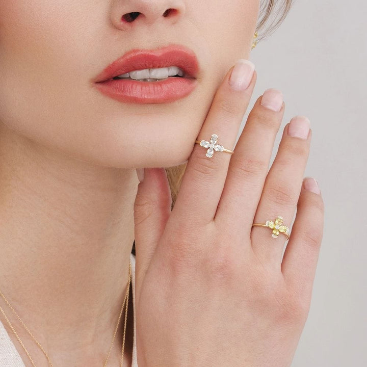 floral-peridot-diamond-ring-in-9ct-yellow-gold-132r8631059 on model
