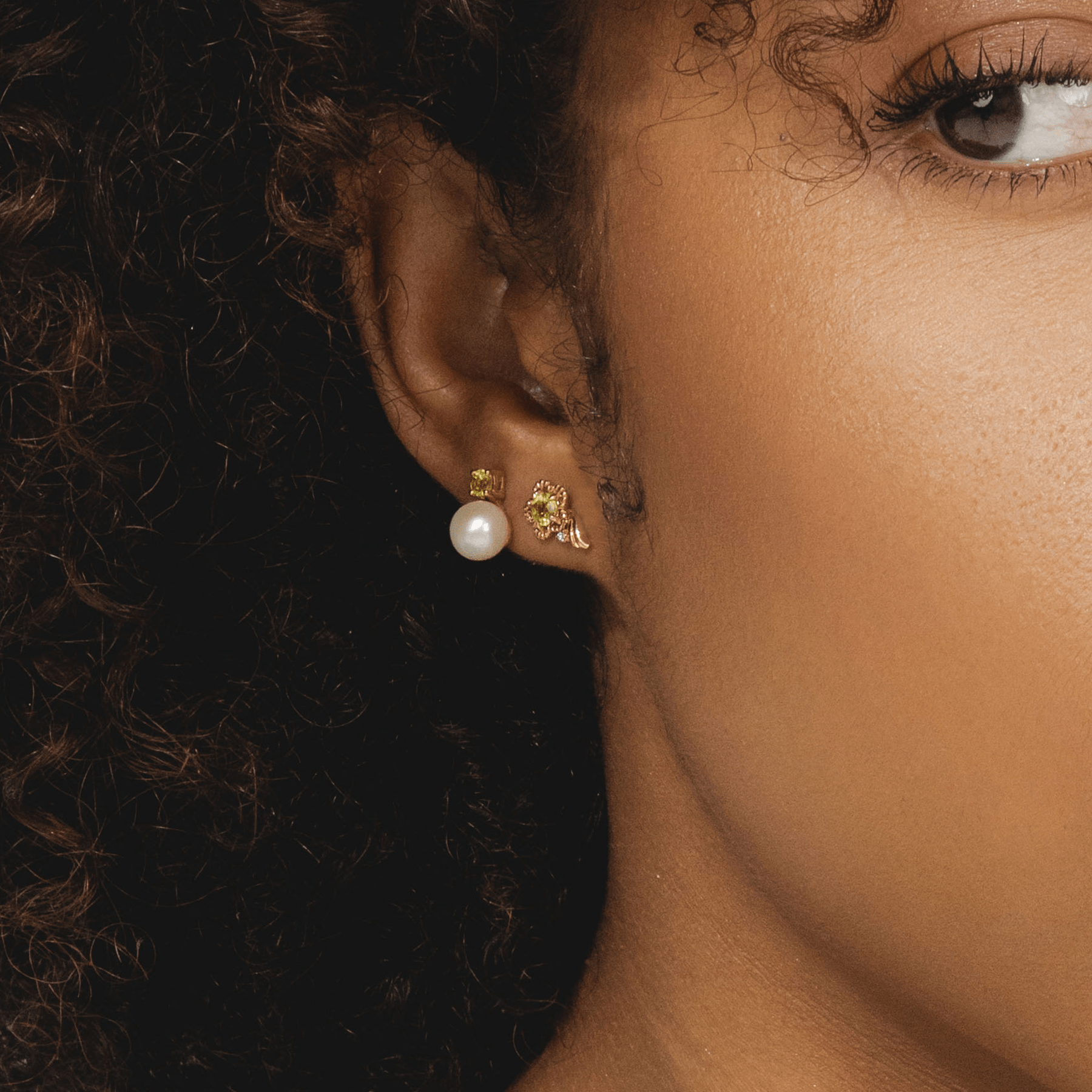 Modern Pearl & Peridot Stud Earrings in 9ct Yellow Gold