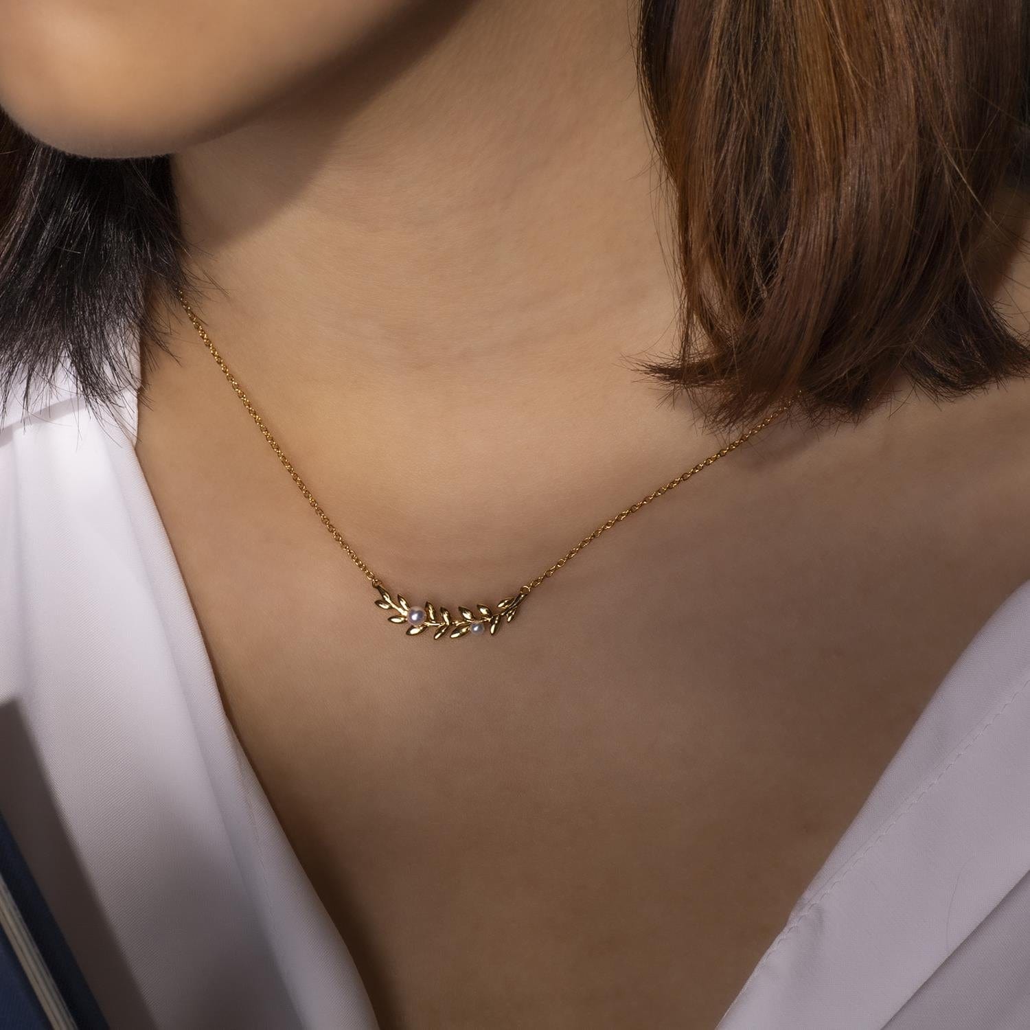 O Leaf Pearl Necklace